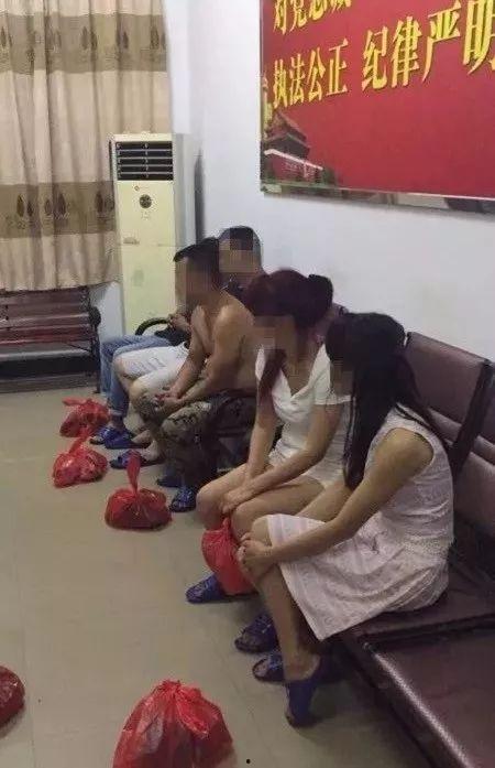 盲人按摩店吃瓜,盲人按摩店里的温馨“吃瓜”时光