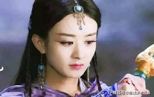 古装美女的吃瓜,宫廷秘闻里的甜蜜诱惑