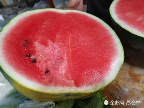 市井吃瓜小民,揭秘街头巷尾的热辣八卦