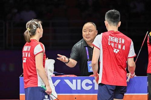 郑思维现场吃瓜,趣味横生