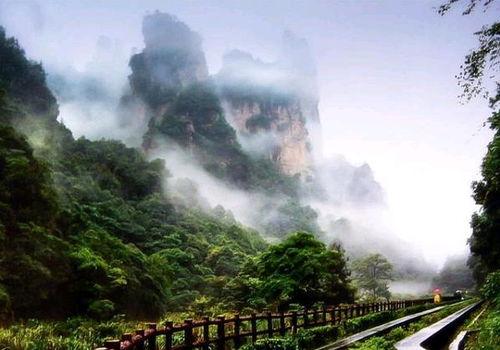 张家界旅游吃瓜,一瓜一世界，舌尖上的仙境