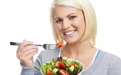 潮妈谈吃瓜,吃瓜背后的生活哲学与社交智慧