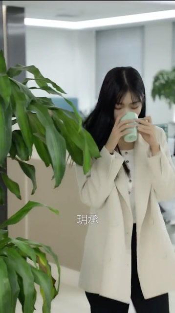 女为悦己者容 吃瓜,吃瓜群众如何品味生活百态