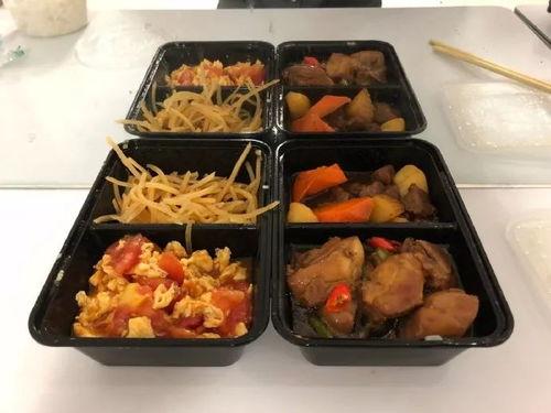瓜哥吃盒饭视频,揭秘美食背后的温馨故事