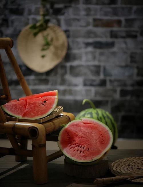 夏季吃瓜诗词,夏日瓜香诗意浓