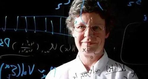 托尼老师吃瓜少女,一场别开生面的校园趣事