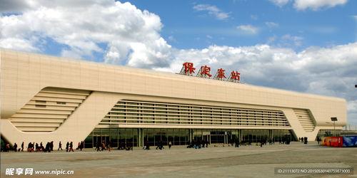 保定东站吃瓜,热闹非凡的“吃瓜”现场，见证人间百态